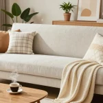 Nieuwe bankhoes bestellen voor een stijlvolle en comfortabele woonkamer met een gezellig interieur.